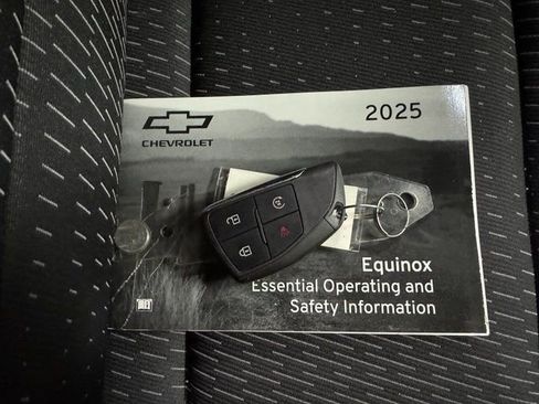 Used 2025 Chevrolet Equinox LT image 27