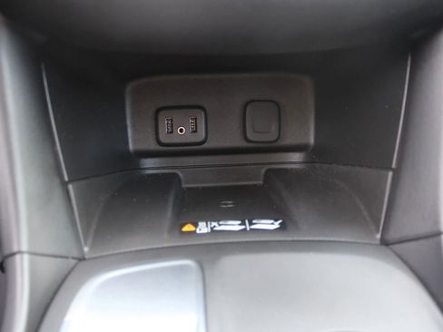 Used 2018 Chevrolet Equinox Premier image 25