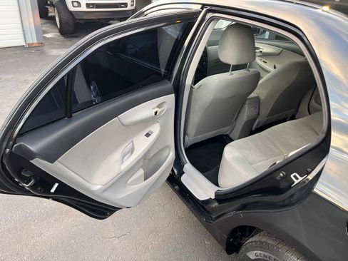 Used 2013 Toyota Corolla L image 27