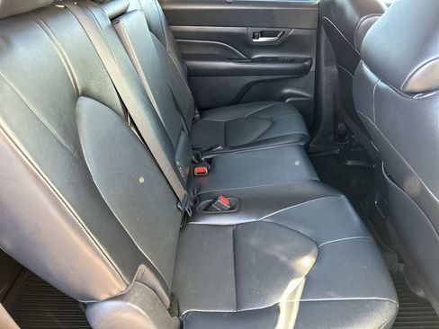 Used 2024 Toyota Grand Highlander FWD image 10