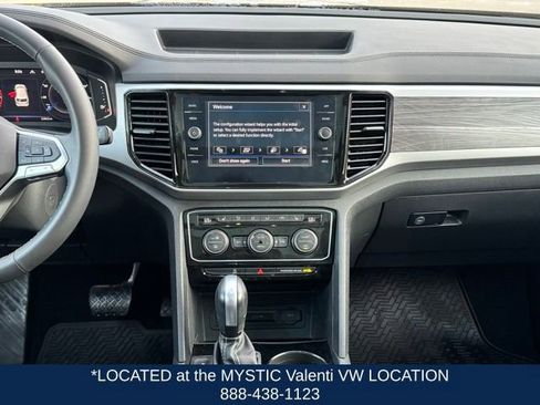 Used 2022 Volkswagen Atlas Cross Sport SE w/ Panoramic Sunroof Package image 16