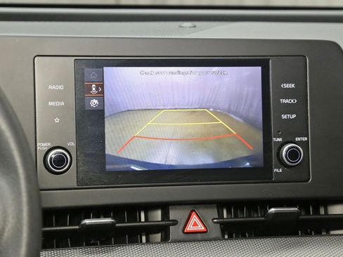 Used 2023 Kia Sportage LX image 9