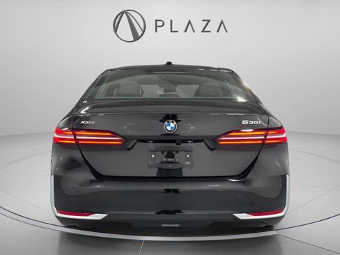 New 2026 BMW 530i xDrive w/ Convenience Package image 5