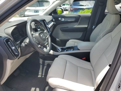 Used 2026 Volvo XC40 B5 Plus AWD/4WD image 24