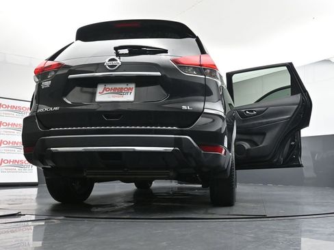 Used 2017 Nissan Rogue SL w/ SL Premium Package image 43