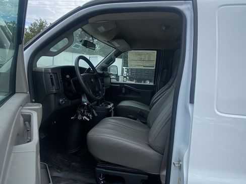 New 2025 Chevrolet Express 2500 Work Van w/ Driver Convenience Package image 19