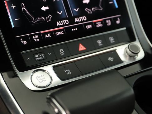 Used 2019 Audi Q8 Premium Plus w/ Premium Plus AWD/4WD image 28