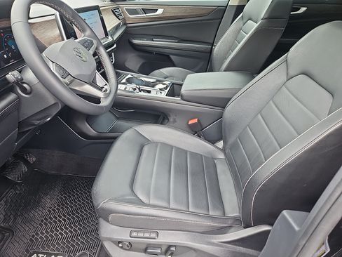 Certified 2024 Volkswagen Atlas SEL AWD/4WD image 35