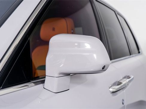 Used 2023 Rolls-Royce Cullinan image 25