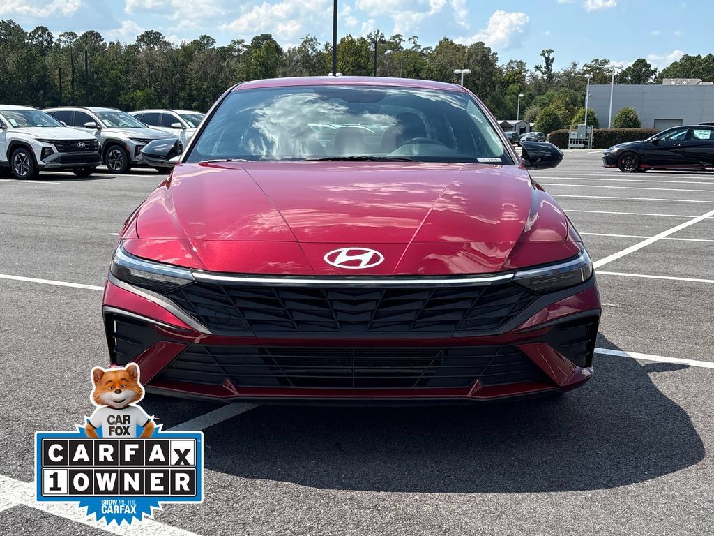 Used 2025 Hyundai Elantra Sport FWD image 2