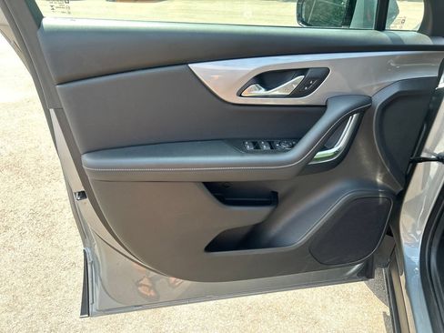 Used 2025 Chevrolet Blazer LT AWD/4WD image 17