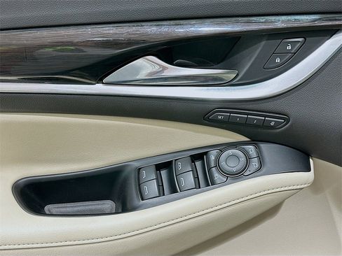 Used 2023 Buick Enclave Premium image 18