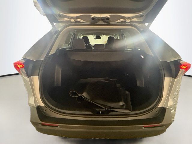 Used 2025 Toyota RAV4 XLE w/ Convenience Package FWD image 29