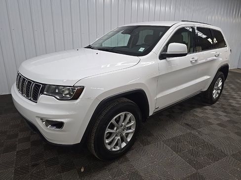 Used 2022 Jeep Grand Cherokee Laredo E image 8