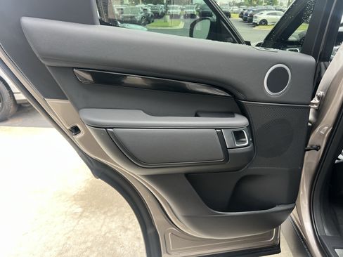 Certified 2025 Land Rover Discovery S AWD/4WD image 30