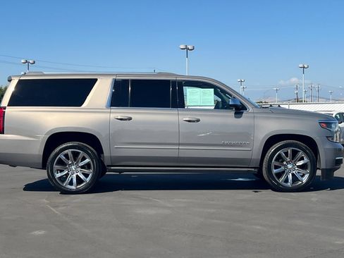 Used 2018 Chevrolet Suburban Premier AWD/4WD image 3