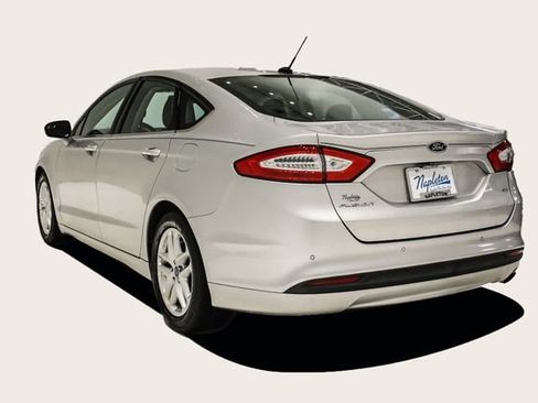 Used 2015 Ford Fusion SE image 8