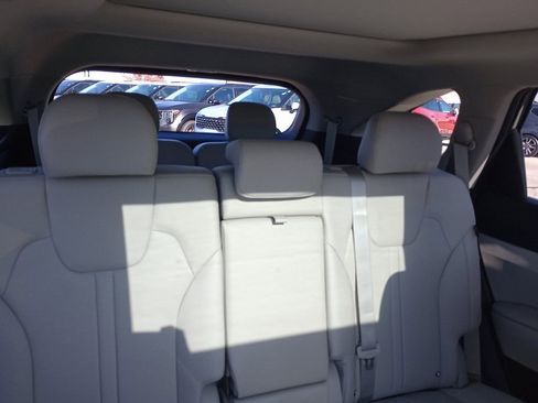New 2026 Kia Sorento S w/ S Panoramic Sunroof Package FWD image 8
