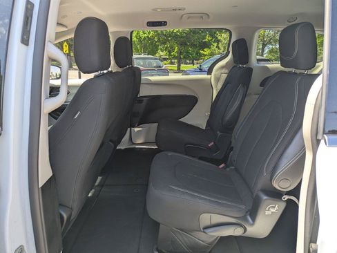 Used 2023 Chrysler Voyager LX FWD image 28
