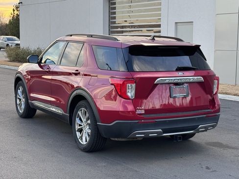 Used 2021 Ford Explorer XLT w/ Equipment Group 202A image 12