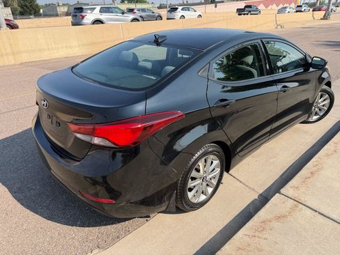Used 2016 Hyundai Elantra SE w/ Option Group 02 FWD image 5