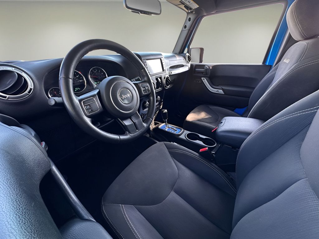 Used 2016 Jeep Wrangler Unlimited Sahara AWD/4WD image 17