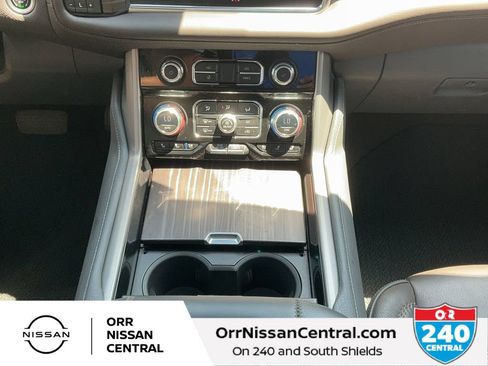 Used 2023 GMC Yukon XL Denali AWD/4WD image 26