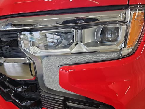 Used 2023 Chevrolet Silverado 1500 LT AWD/4WD image 36