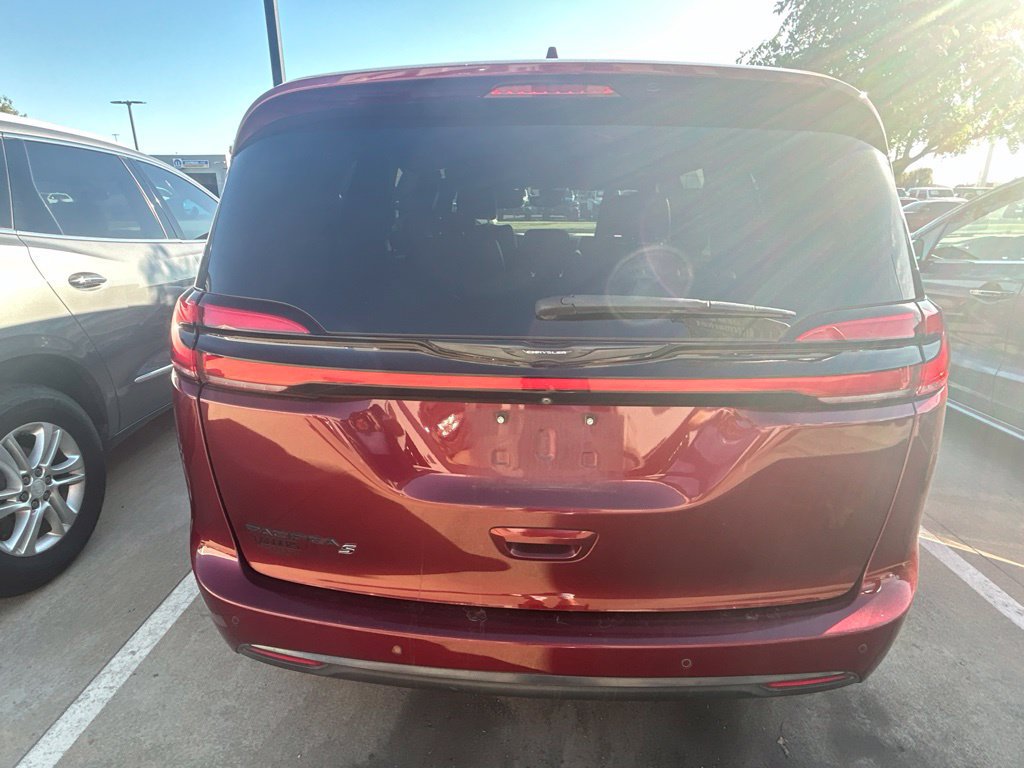 Used 2021 Chrysler Pacifica Touring-L w/ S Appearance Package FWD image 5