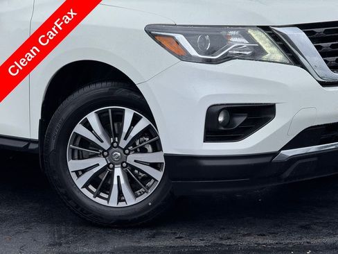 Used 2017 Nissan Pathfinder SV image 5