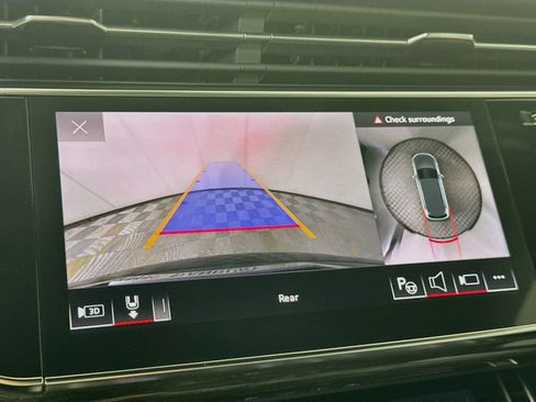 Certified 2023 Audi SQ7 Prestige w/ Sport Package AWD/4WD image 19