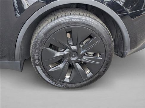 Used 2023 Tesla Model Y Long Range image 24