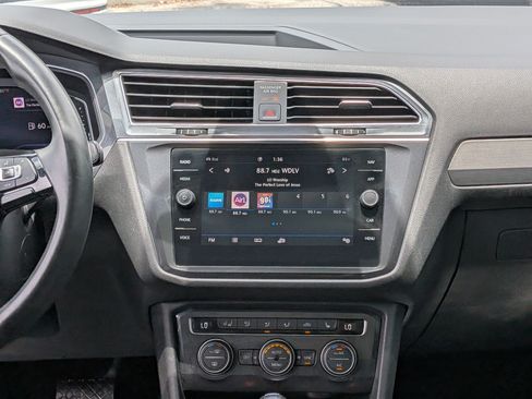 Used 2020 Volkswagen Tiguan SEL AWD/4WD image 20