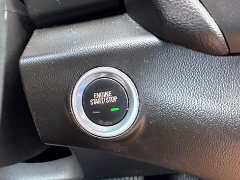 Used 2024 GMC Terrain SLT w/ LPO, Floor Liner Package AWD/4WD image 15