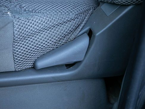 Used 2017 Nissan Frontier SV w/ SV Value Truck Package image 30