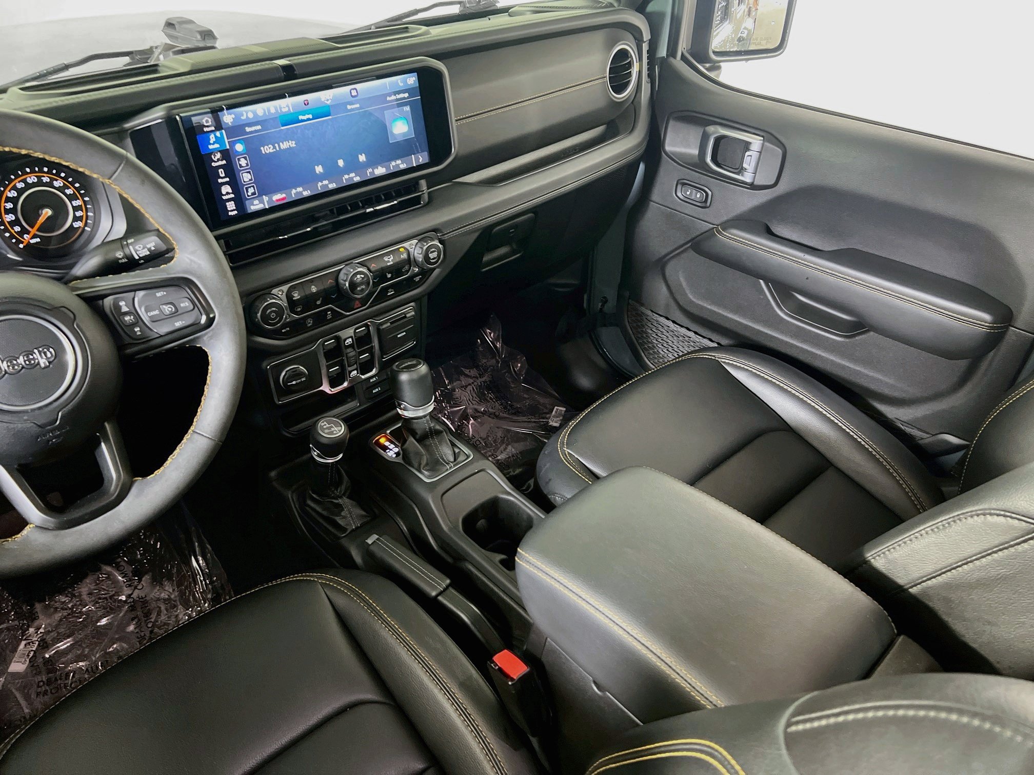 Used 2024 Jeep Gladiator Sport w/ Premium Package AWD/4WD image 22