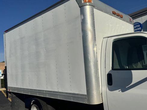 Used 2010 Chevrolet Express 3500 RWD image 6