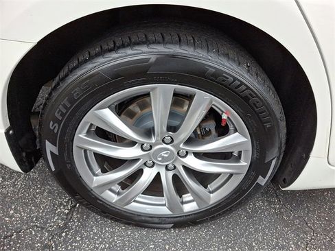 Used 2016 INFINITI Q70 3.7 image 8