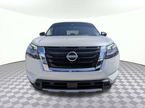 Used 2024 Nissan Pathfinder Platinum w/ Cargo Package FWD image 8
