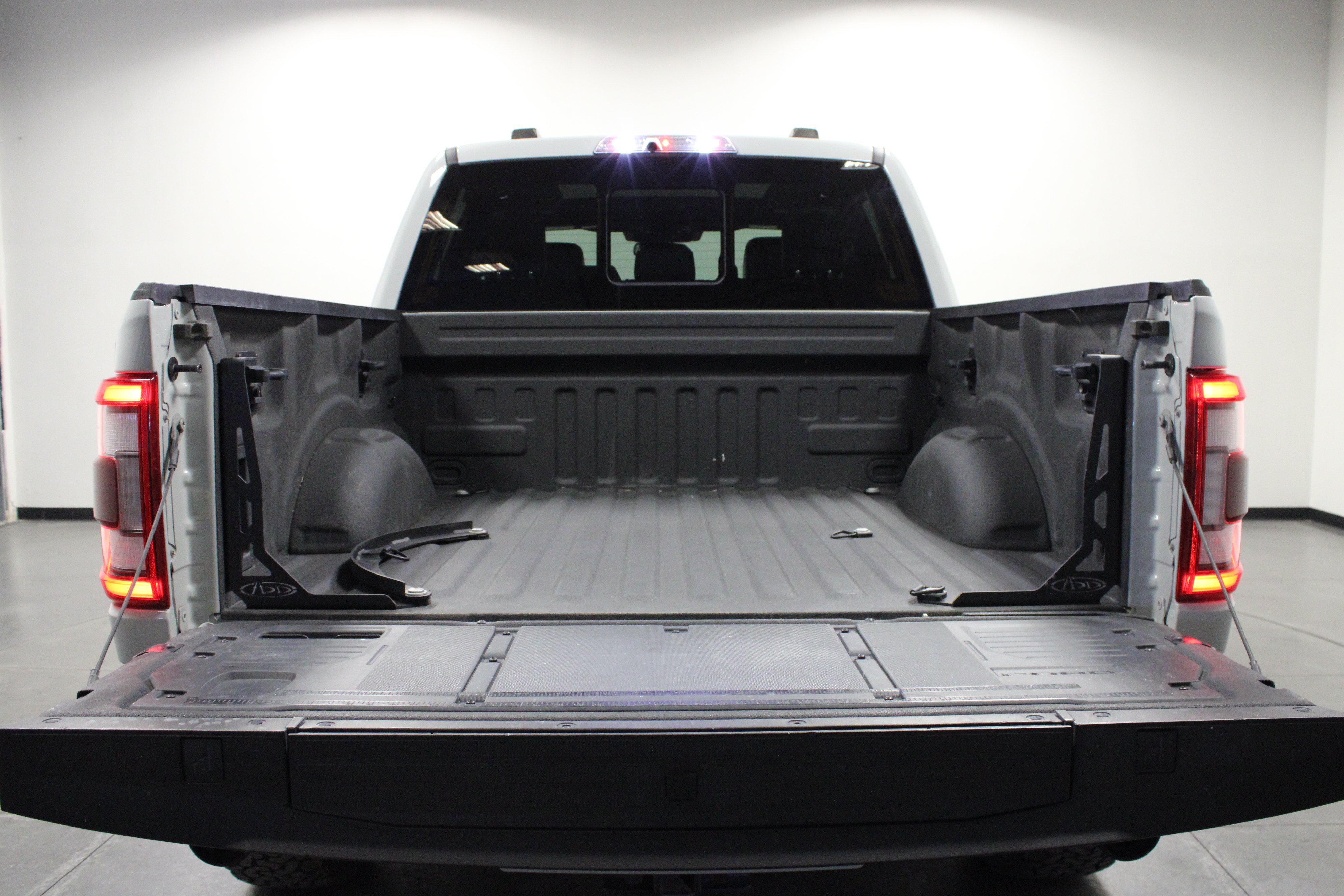 Used 2023 Ford F150 Raptor w/ Equipment Group 802A Raptor R AWD/4WD image 14