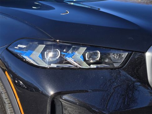 New 2026 BMW X5 xDrive50e w/ Premium Package image 8