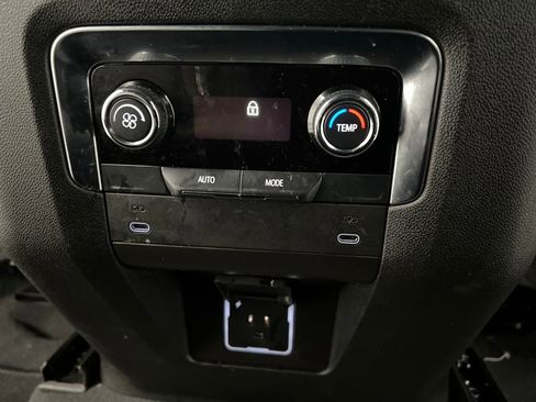 Used 2025 Chevrolet Tahoe LT image 22