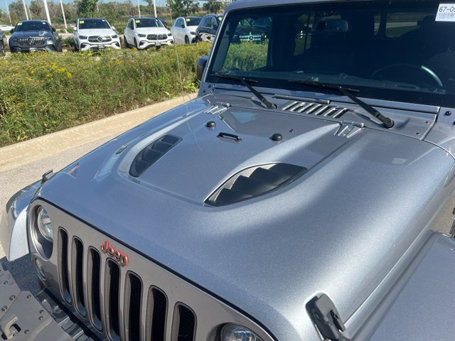 Used 2016 Jeep Wrangler Unlimited Sahara AWD/4WD image 9