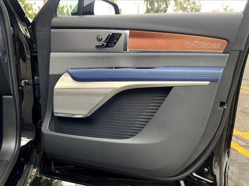 New 2026 Cadillac Vistiq Premium Luxury image 35