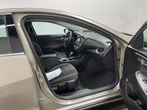 Used 2022 Chevrolet Malibu LT image 25