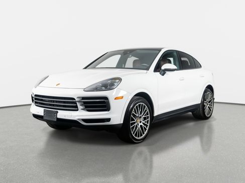 Used 2023 Porsche Cayenne Platinum Edition image 19