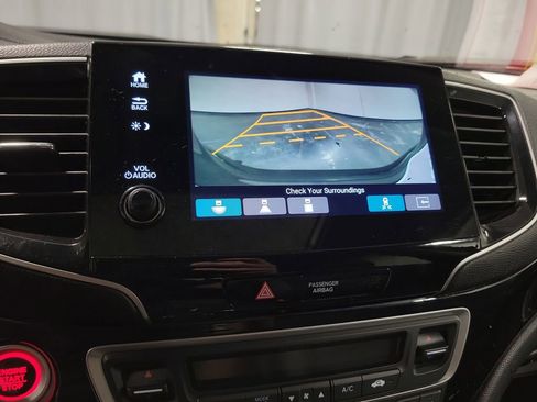 Used 2021 Honda Pilot Touring image 16