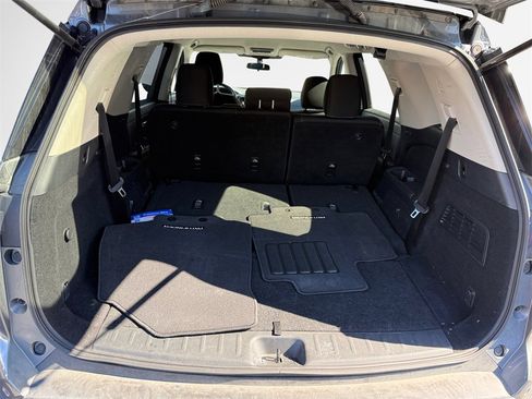 Used 2022 Nissan Pathfinder SV w/ SV Black Package image 25