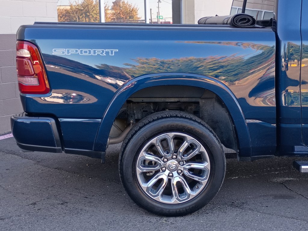 Used 2022 RAM 1500 Laramie w/ Sport Appearance Package AWD/4WD image 4