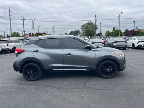 Used 2020 Nissan Kicks SR w/ SR Premium Package FWD image 4